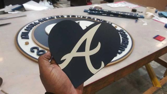 Atlanta Braves heart-shaped dimensional sign piece hand finished